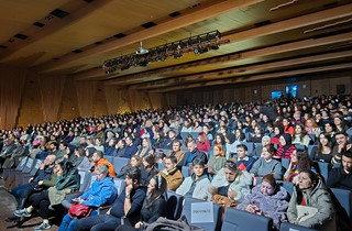 Gemlik’te Özgür Aksoy Tiyatro Günleri Devam Ediyor